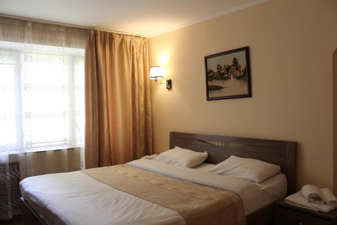 Tourist Hotel Шымкент Экстерьер фото