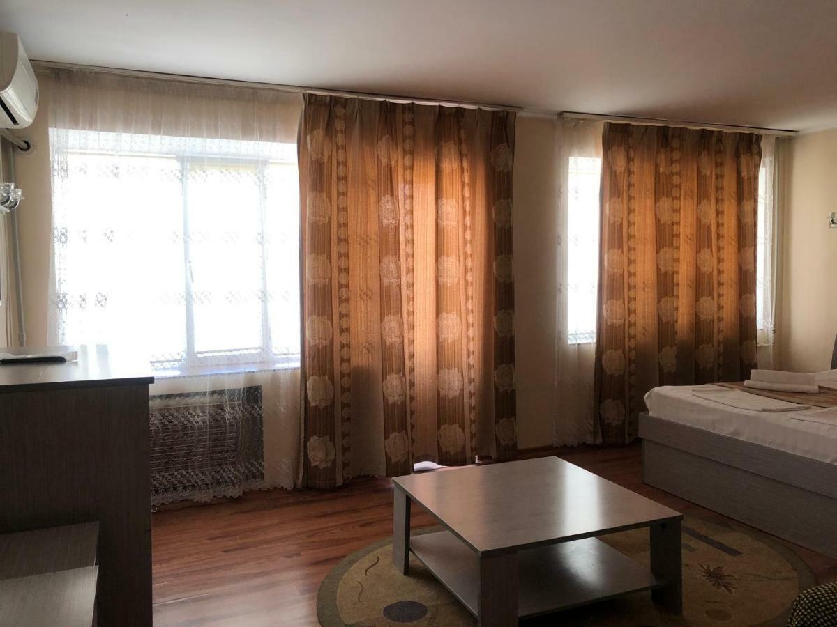 Tourist Hotel Шымкент Экстерьер фото